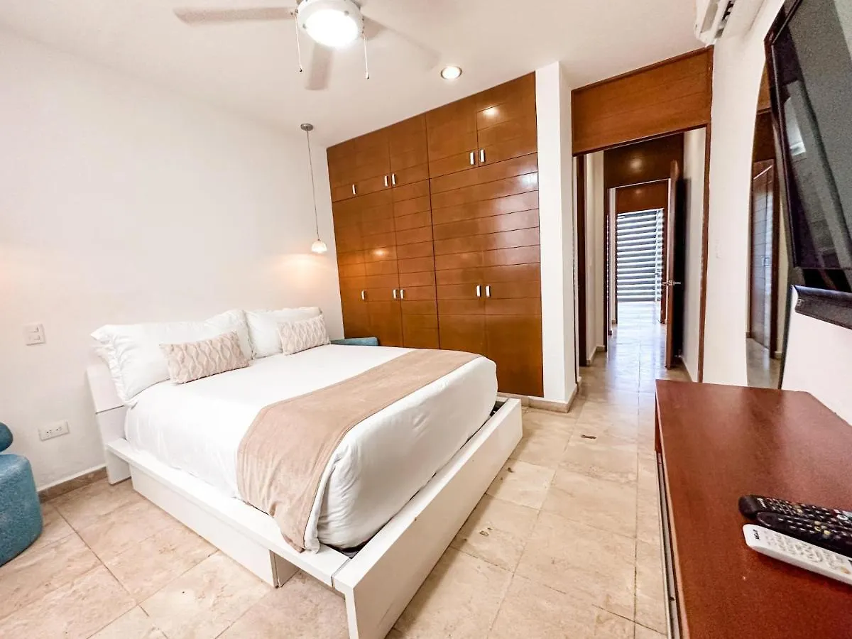아파트 Dc 1103 Trendy Condo In Mamitas Beach Area Half Block To 5Th 신데 델 카르멘