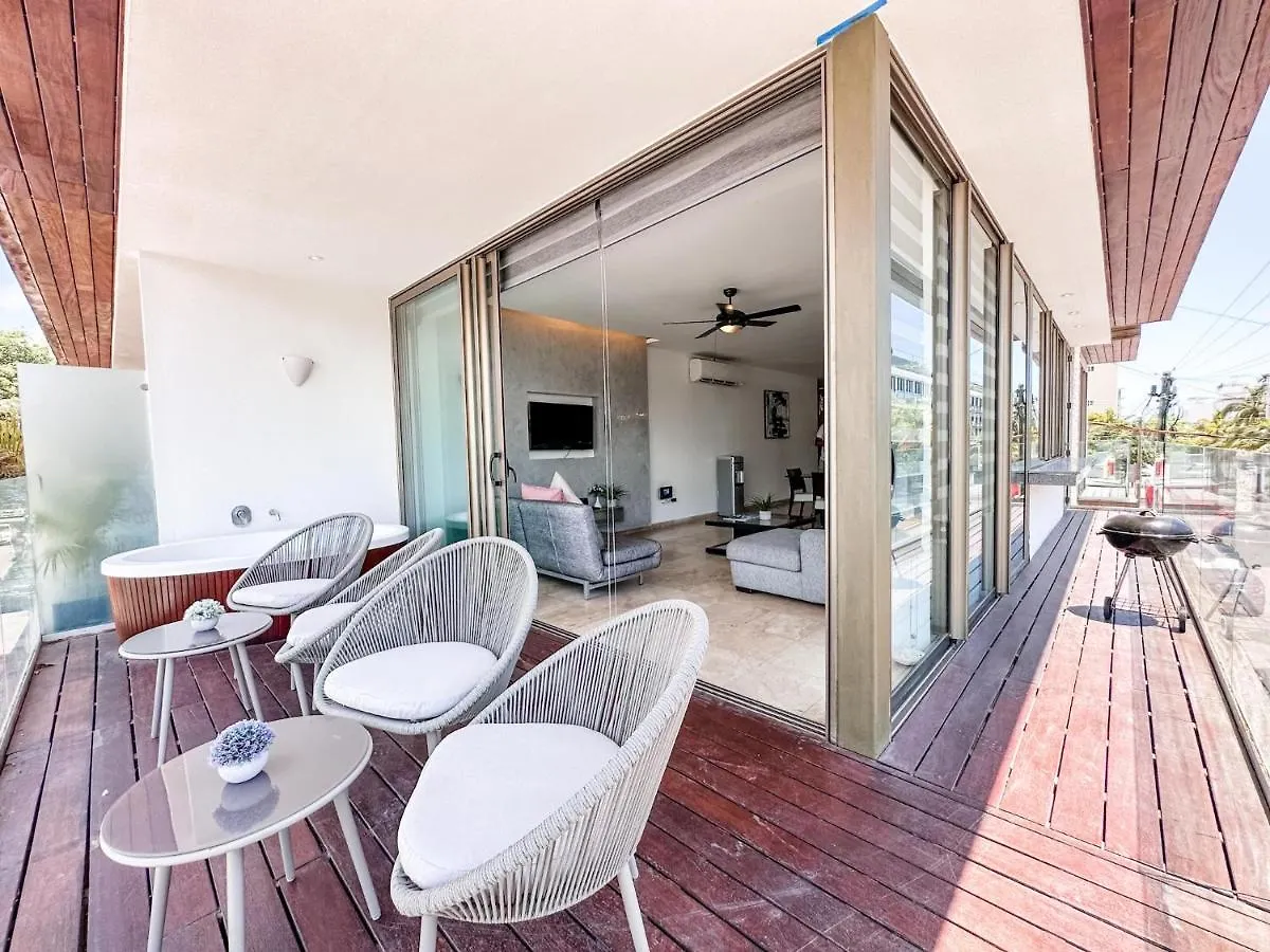 Dc 1103 Trendy Condo In Mamitas Beach Area Half Block To 5Th 신데 델 카르멘 0*,  멕시코